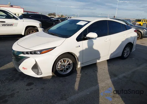 2017 Toyota Prius Prime Premium z USA, uszkodzony, nr VIN JTDKARFP9H3067544